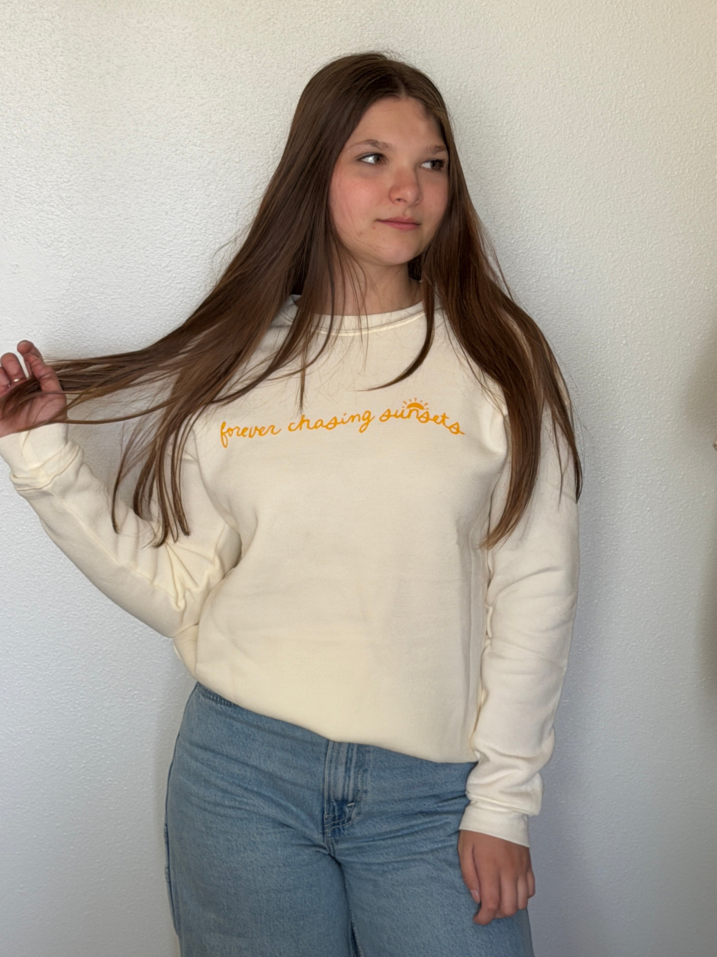 FOREVER CHASING SUNSETS  Graphic Sweatshirt
