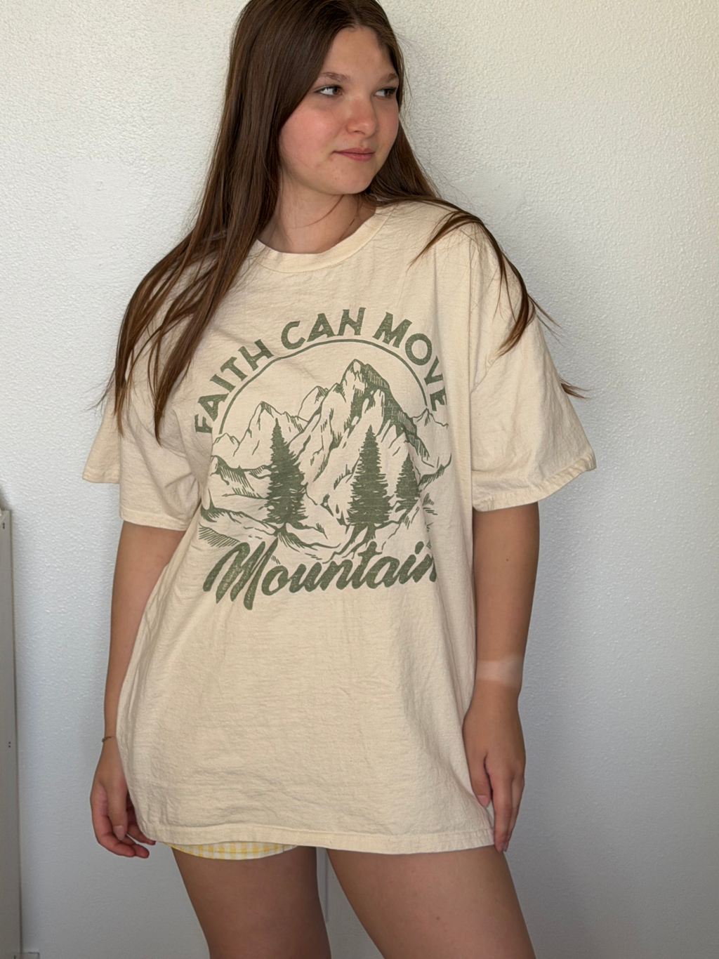 FAITH CAN MOVE MOUNTAINS OVERSIZED GRAPHIC TEE