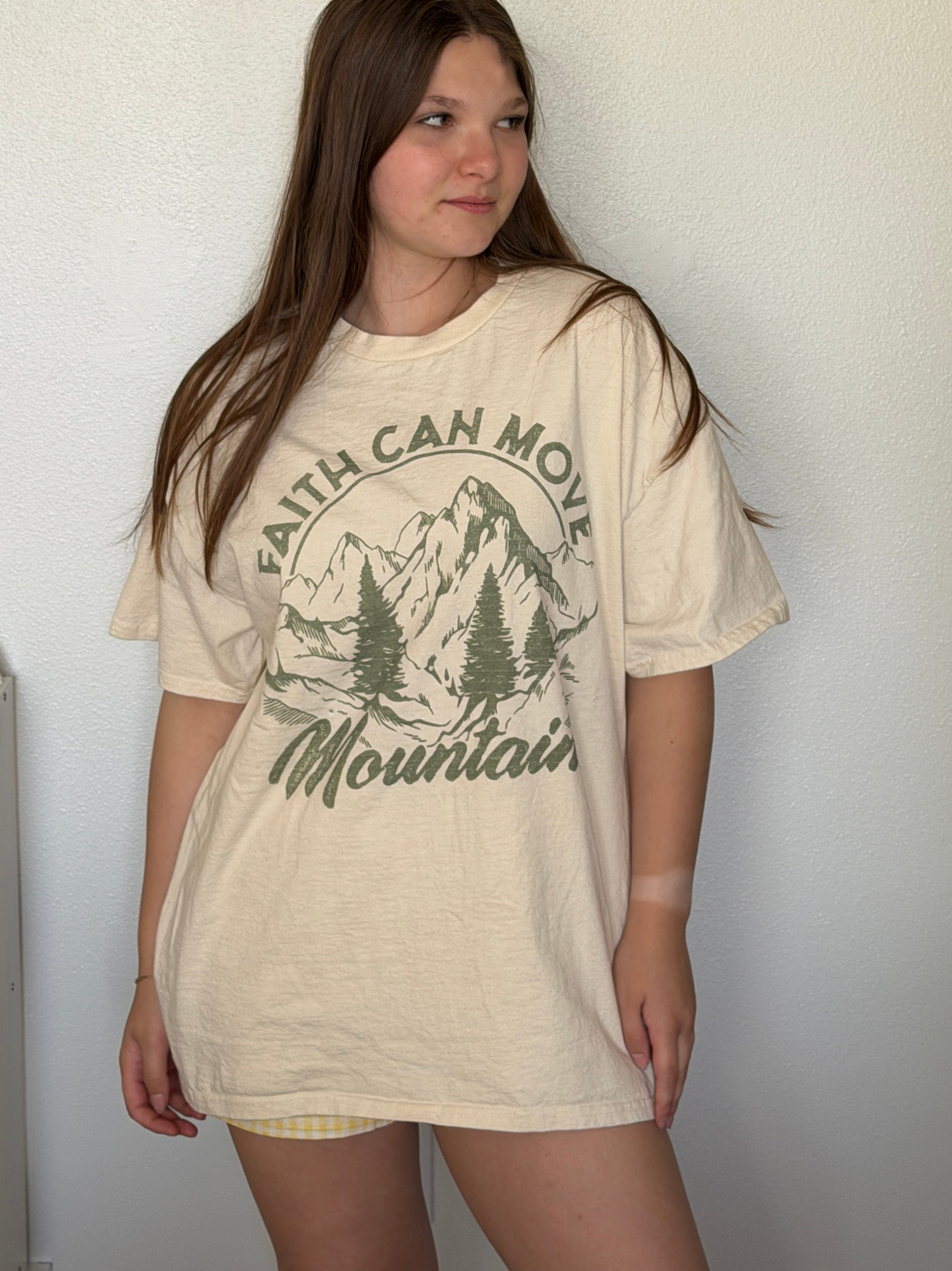 FAITH CAN MOVE MOUNTAINS OVERSIZED GRAPHIC TEE