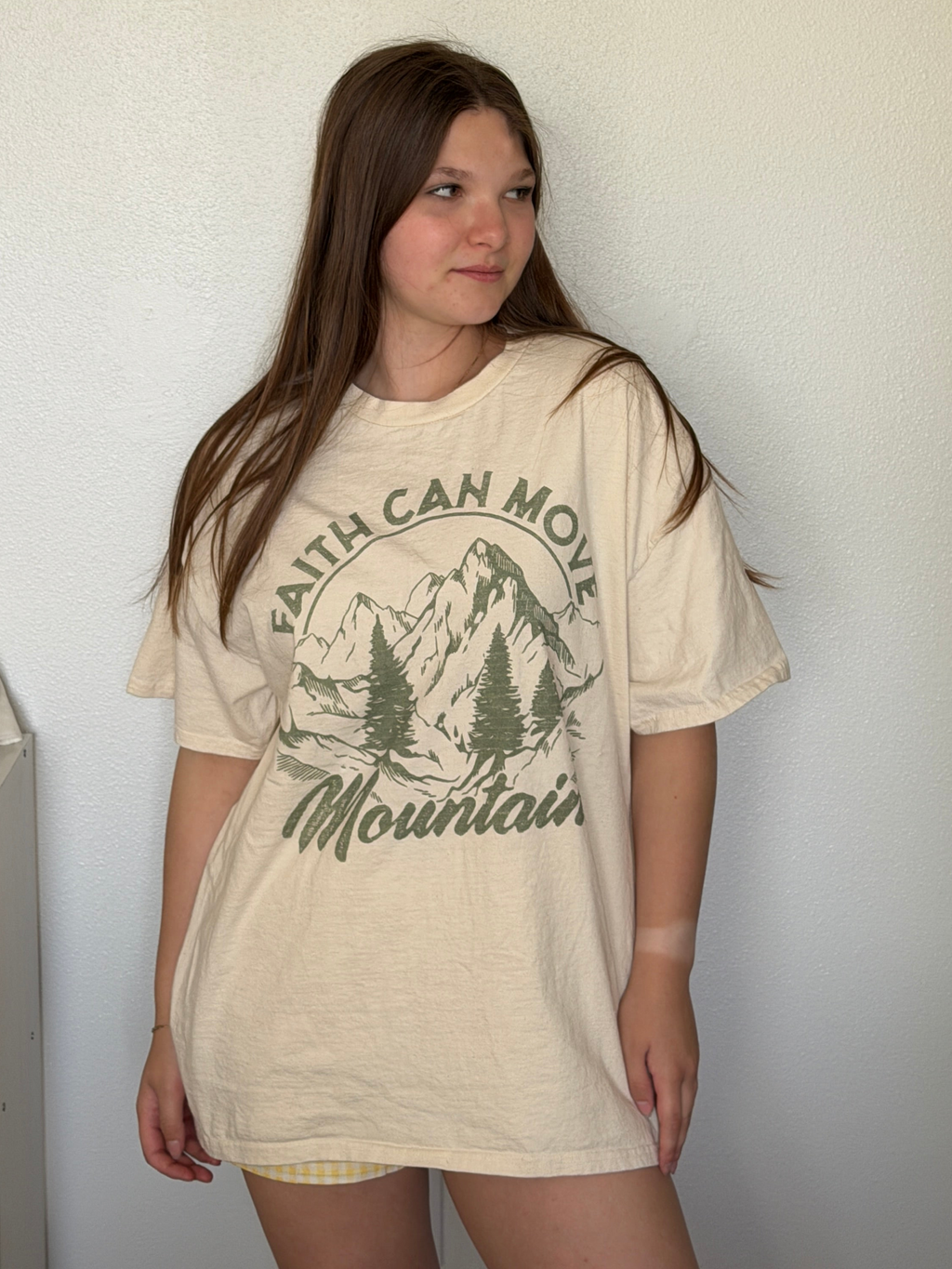 FAITH CAN MOVE MOUNTAINS OVERSIZED GRAPHIC TEE